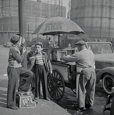 Stanley Kubrick. Shoe Shine Boy
