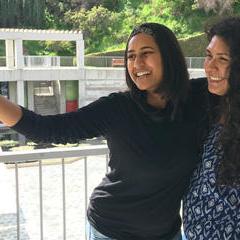 2 young women taking a selfie