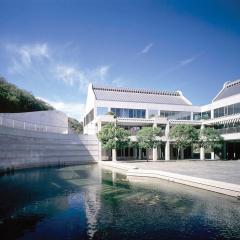 Taper Courtyard showing large pond