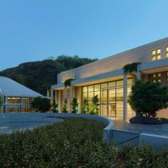 Weingart Foundation Courtyard evening view